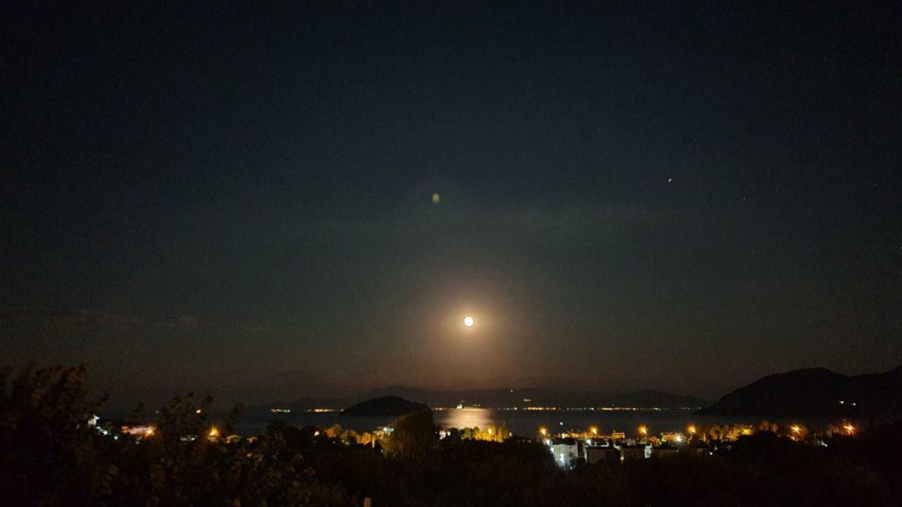 Martha'S Villa Nea Iraklitsa Kültér fotó